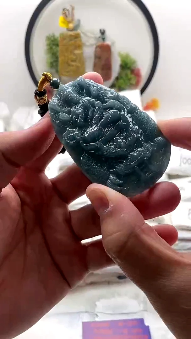 颈饰未镶嵌翡翠千手观音