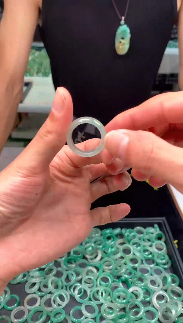 石英质玉挂件未镶嵌非洲翠戒指多样性发货其一