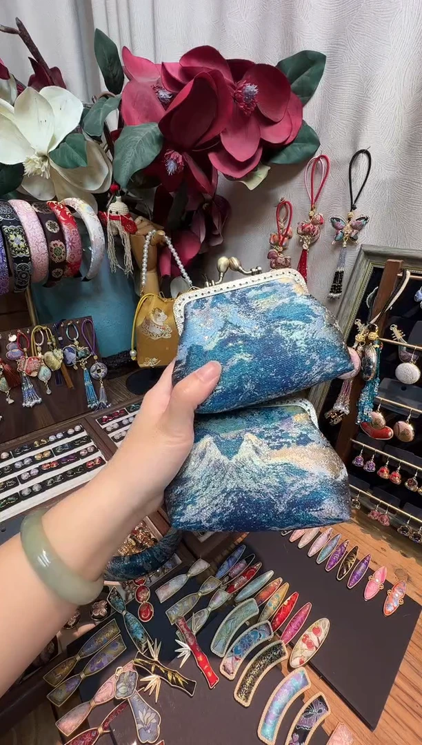 当****哒【孤品车12.30】三马唐锦山河旖旎零钱包 共2个