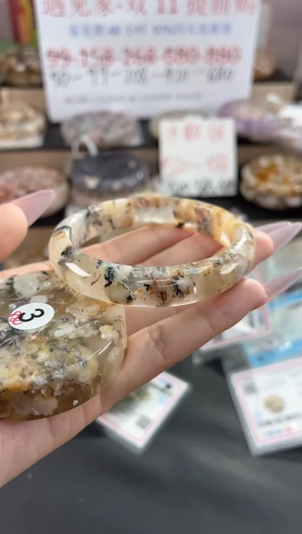 未镶嵌手镯石英质玉56