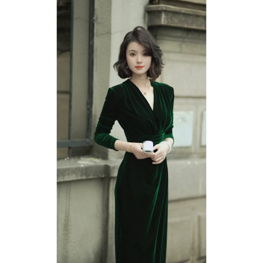 彩彩家【柏林之恋】原创设计气质高级绿色修身显瘦知性优雅连衣裙