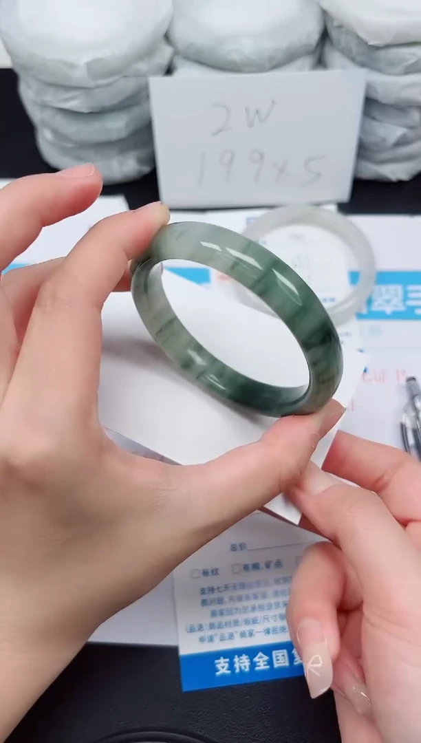 【闪购商品】石英质玉手镯未镶嵌G141-58.3