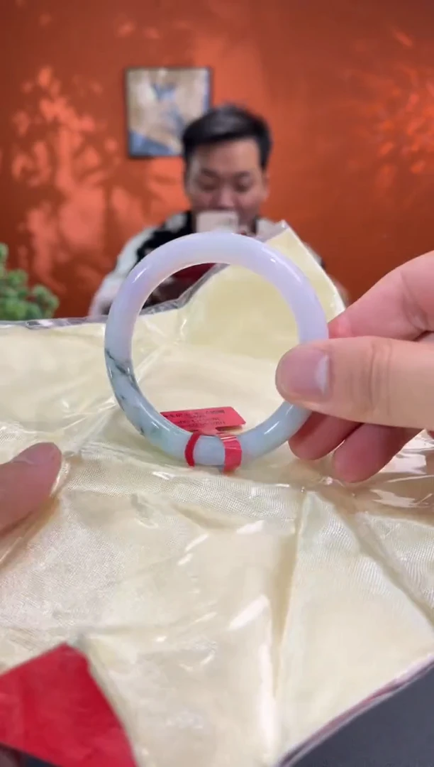 未镶嵌手镯翡翠翡翠手镯