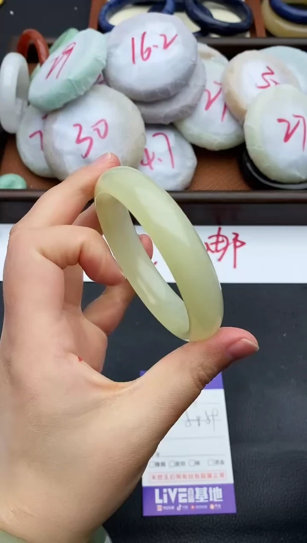 未镶嵌手镯石英质玉214+58/59