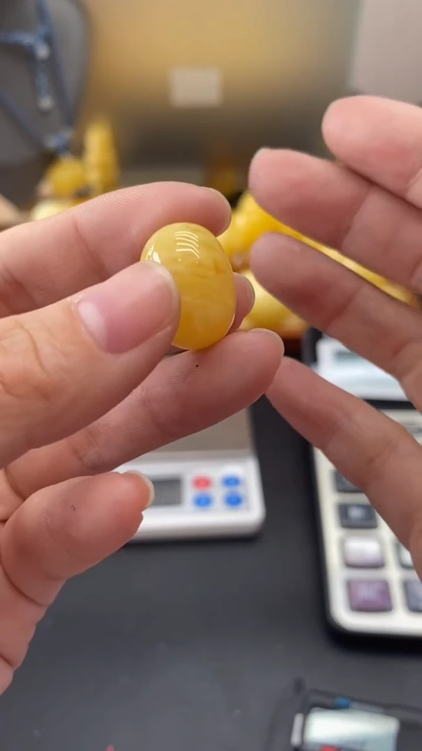 琥珀未镶嵌珠宝奇石67