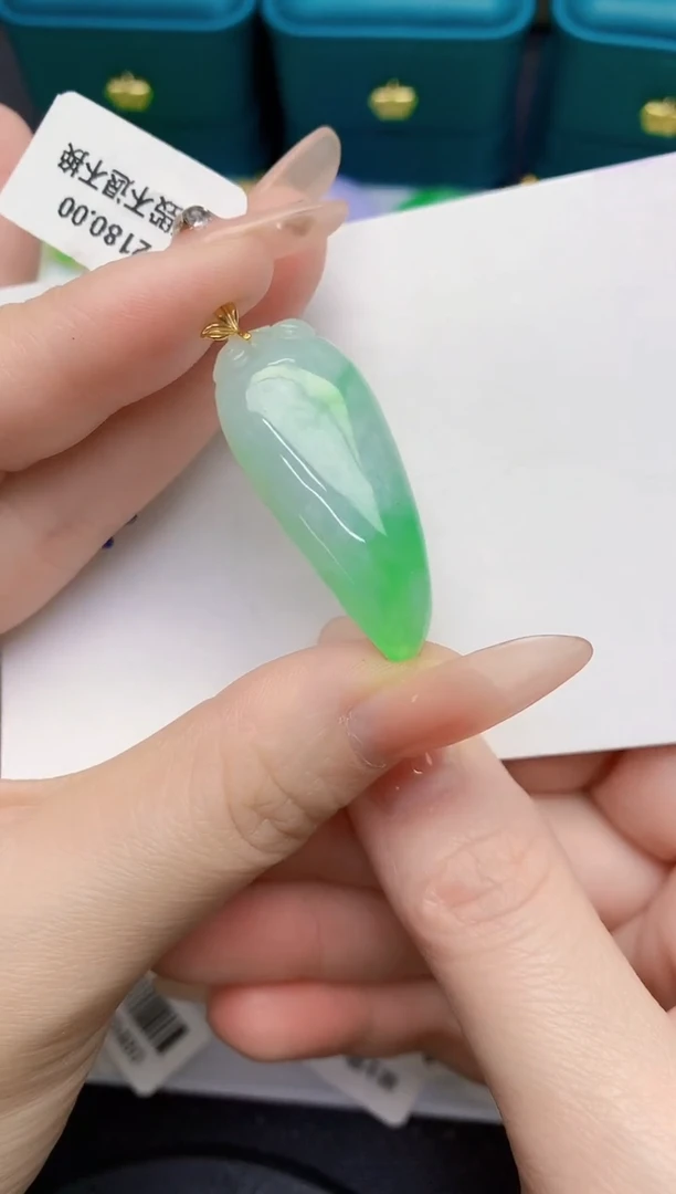 颈饰18K金镶嵌翡翠缅甸天然翡翠A货