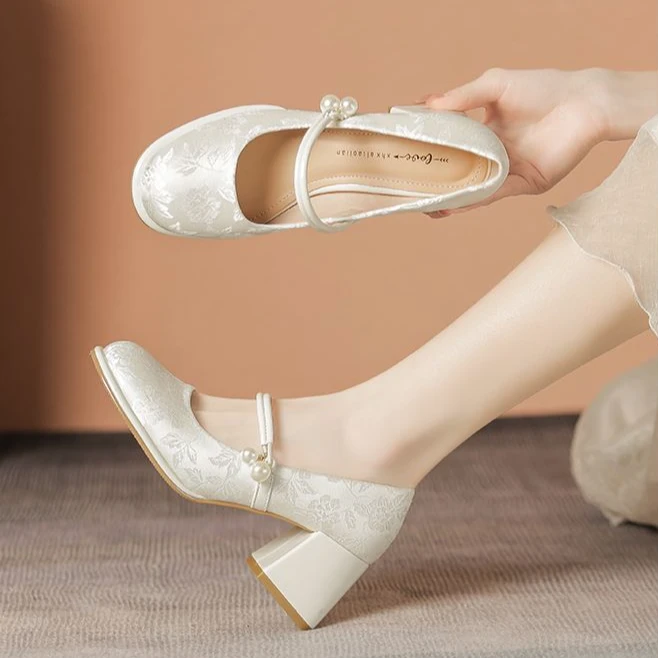 透气新款浅口绣花高跟鞋国风轻便2025舒适粗跟单鞋配裙子新中式