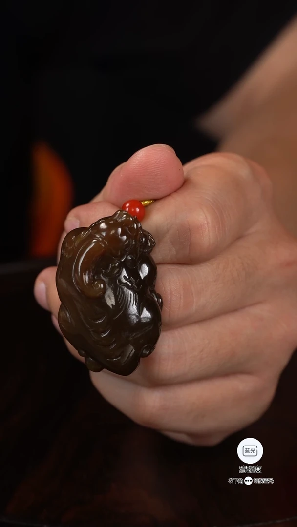 和田玉未镶嵌把件026貔貅