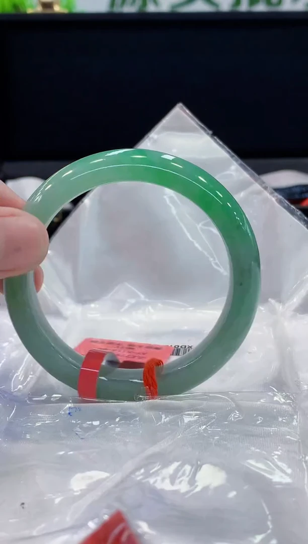 未镶嵌手镯翡翠翡翠手镯