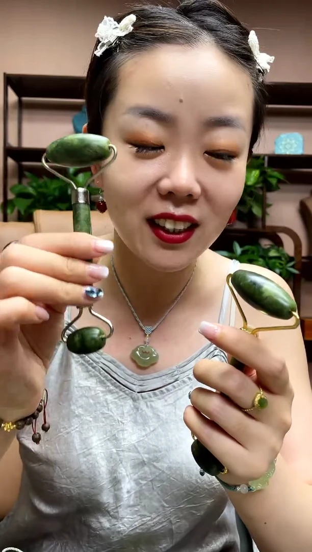 岫玉未镶嵌吊坠多样性发货发其中之一