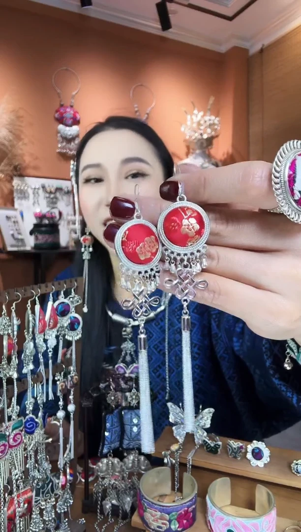 【闪购商品】刺绣纯手工民族风耳环