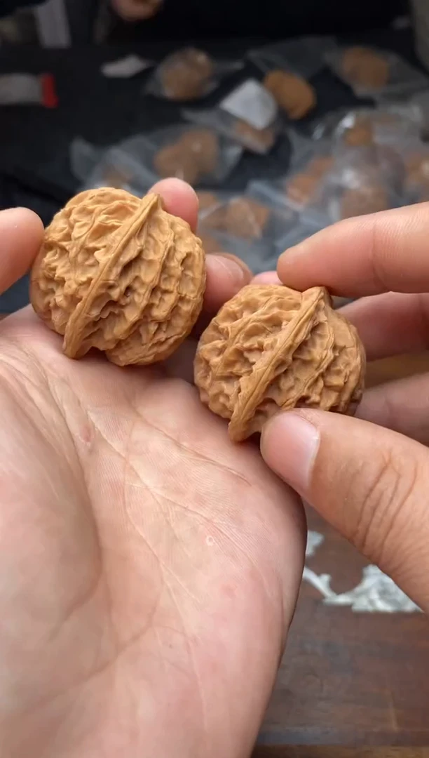 【闪购商品】文玩核桃把件A177号38尺苹果