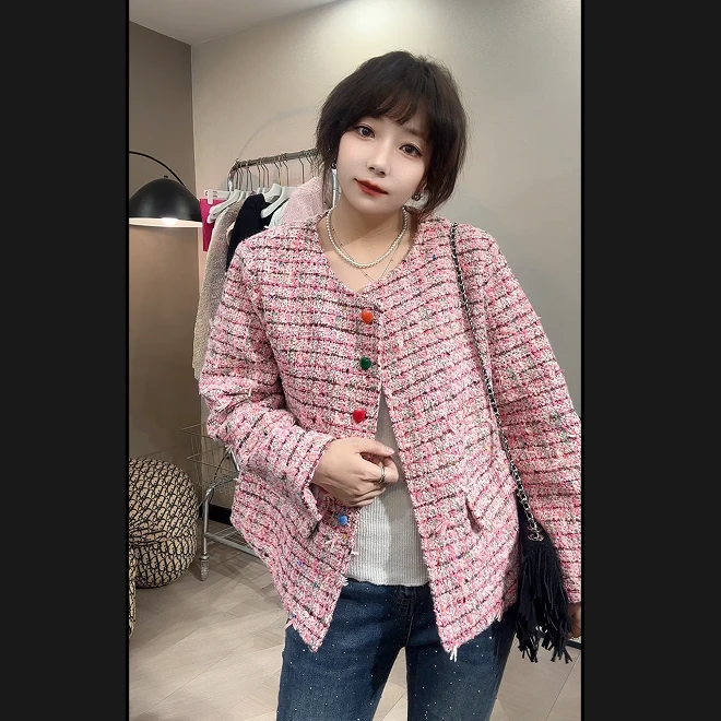 春款粉色彩扣桃心外套