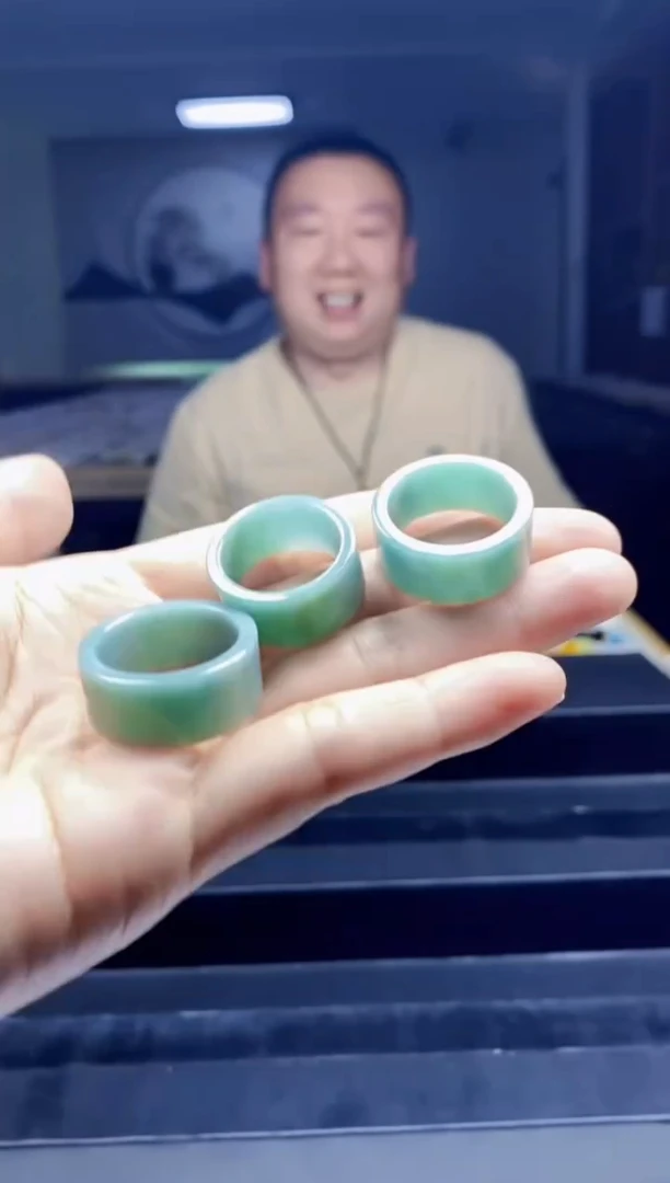翡翠未镶嵌颈饰翡翠A货多样发