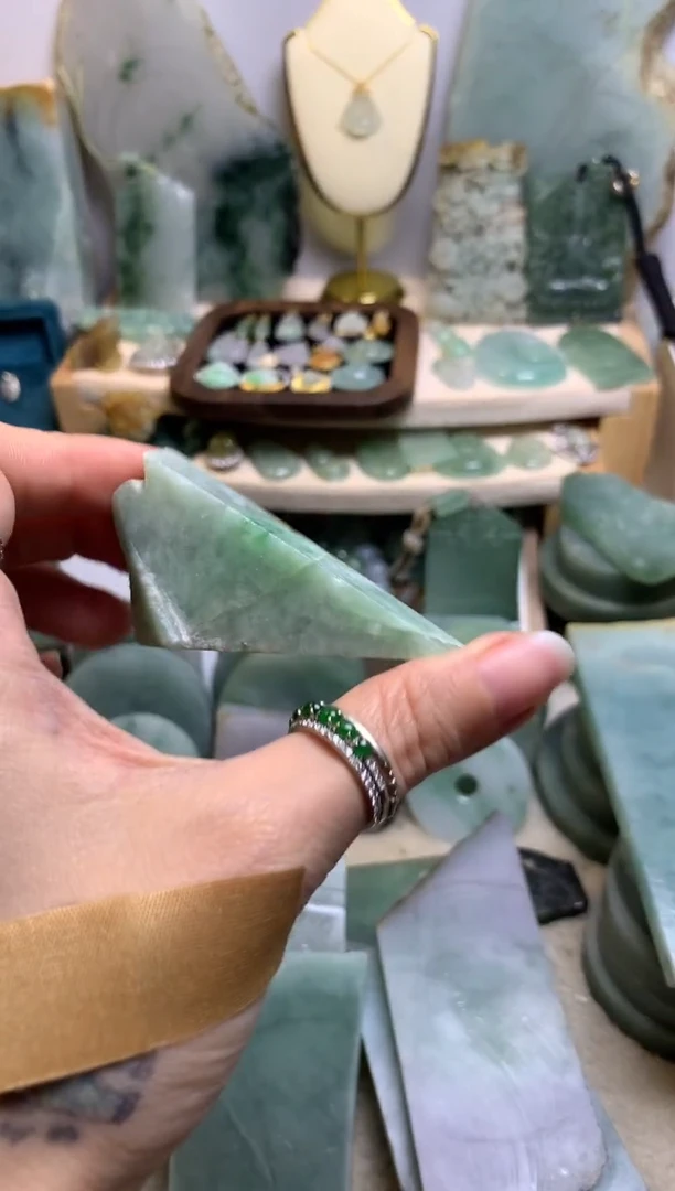 【闪购商品】翡翠挂件未镶嵌缅甸A货翡翠，没有运费险