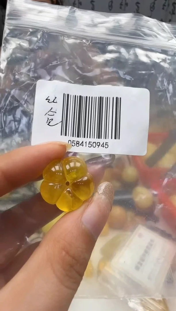 裸石琥珀未镶嵌如图