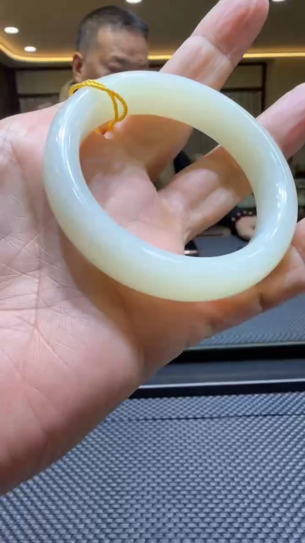 颈饰未镶嵌和田玉手镯55