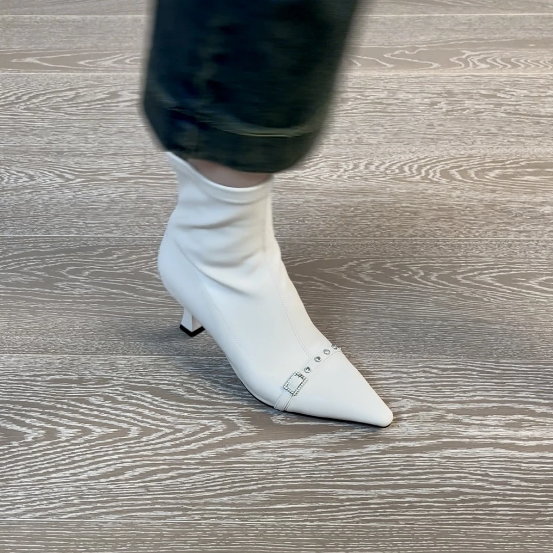 6.5CM弹力皮时装靴短靴时尚冬季百搭不累脚高跟靴秋冬气质绒里