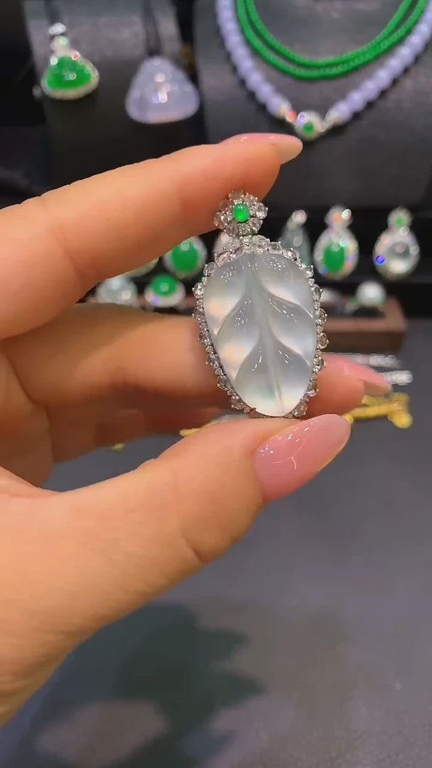 吊坠(不含链)18K金镶嵌翡翠吊坠