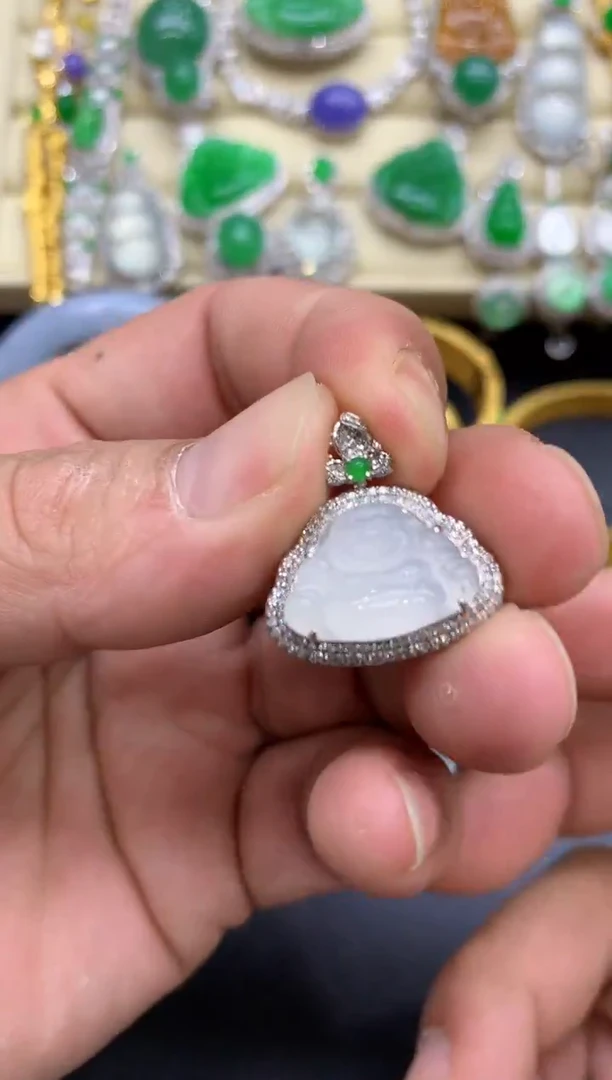 颈饰18K金镶嵌翡翠233-中国好珍宝