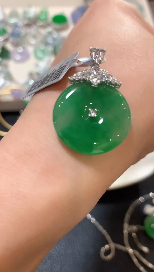 吊坠(不含链)18K金镶嵌翡翠z136 重拍