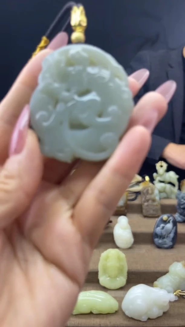 颈饰未镶嵌和田玉1