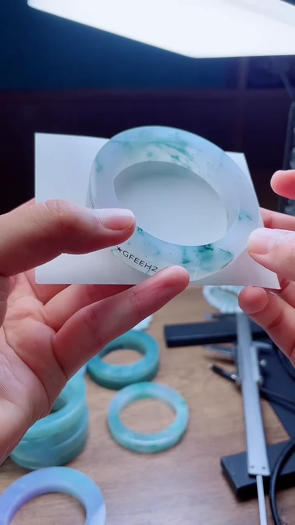 定制翡翠手镯未镶嵌爱*鬼定制