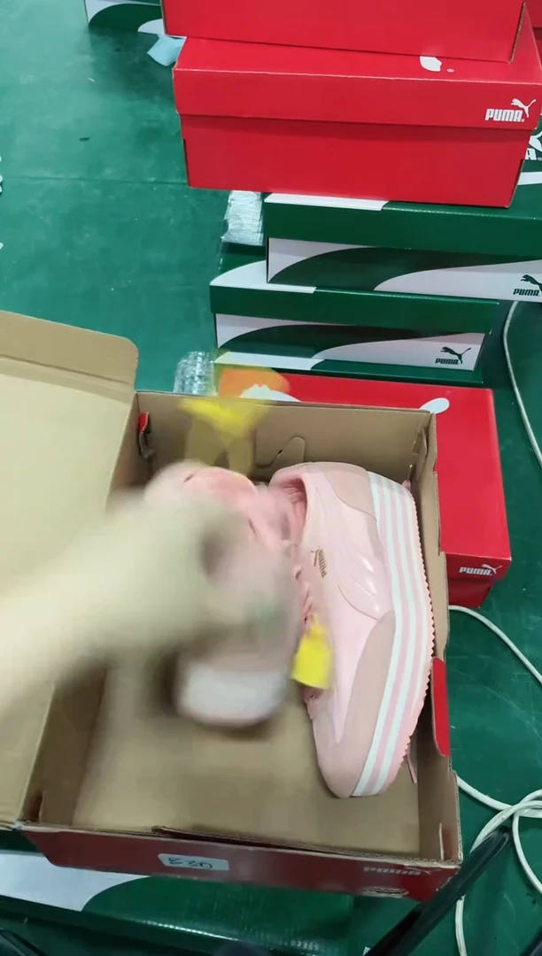 彪马时尚休闲运动鞋39M    C48