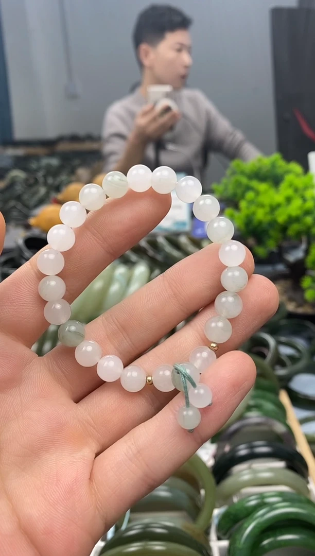 未镶嵌手镯透闪石质玉8mm