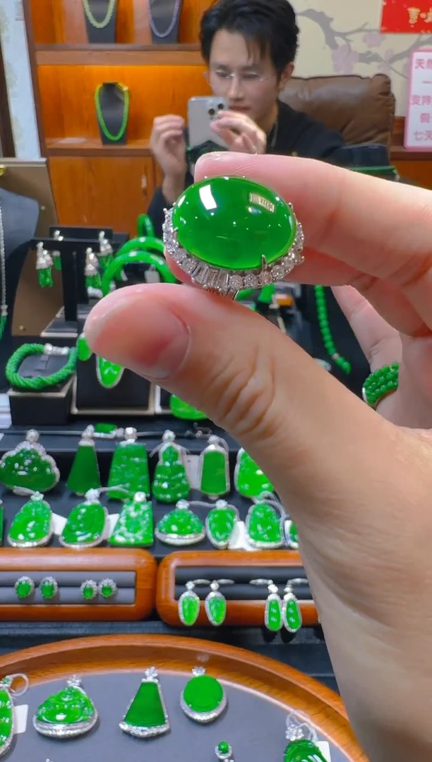 【闪购商品】翡翠戒指银S925镶嵌天然A货翡翠
