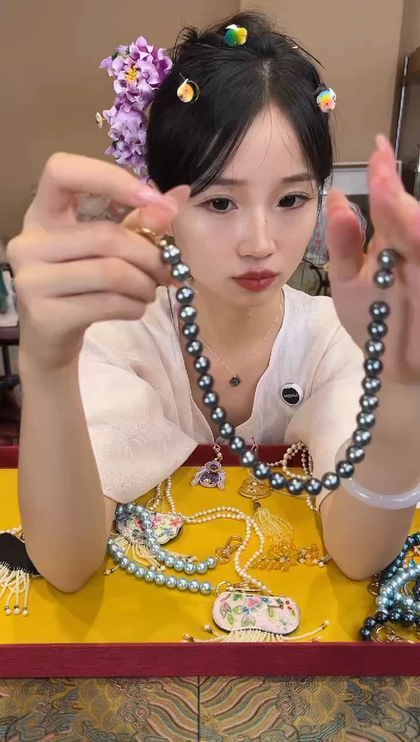 刺绣灰色 包包珠子链条