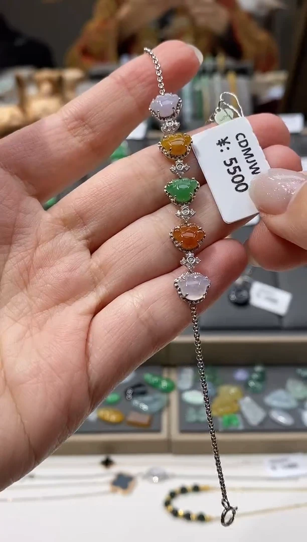 颈饰18K金镶嵌翡翠手链