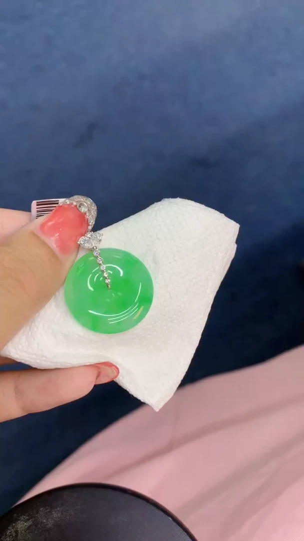 颈饰18K金镶嵌翡翠寿****学1