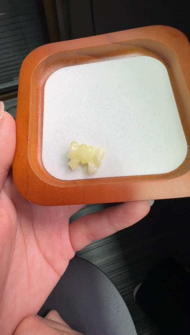 【闪购商品】琥珀珠宝奇石未镶嵌蝴蝶结