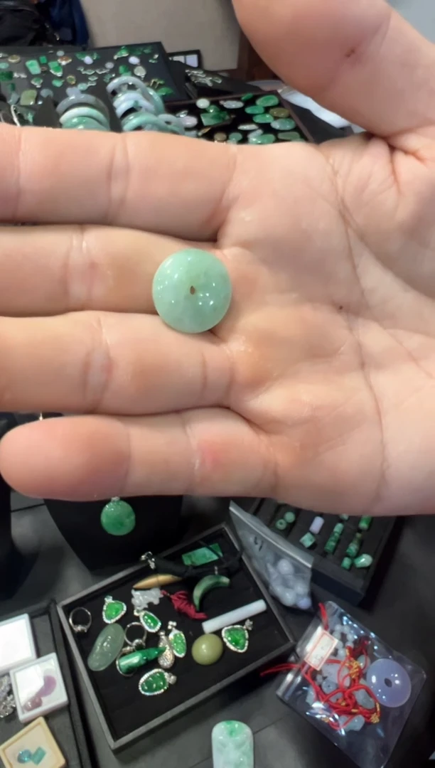 【闪购商品】翡翠挂件未镶嵌平安扣