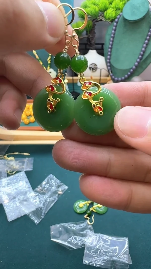 和田玉14K金镶嵌耳饰QW59