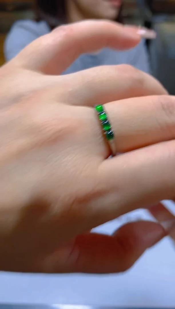 未镶嵌戒指翡翠多样性发一