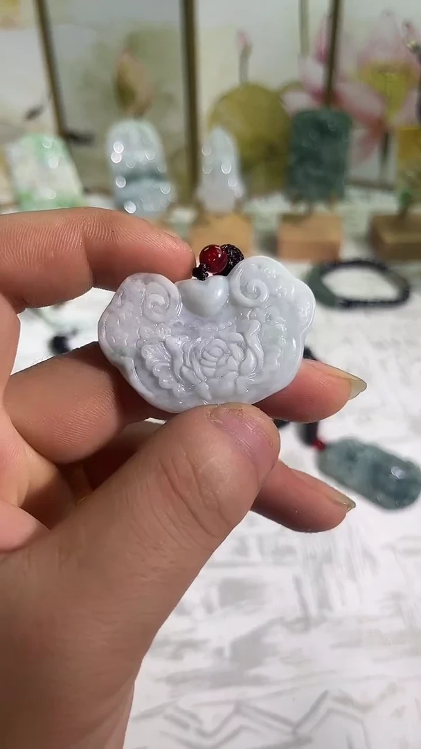 颈饰未镶嵌翡翠12/19    33