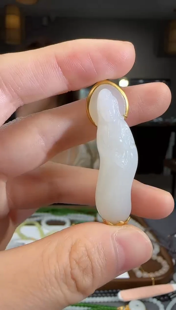 和田玉18K金镶嵌吊坠(不含链)1
