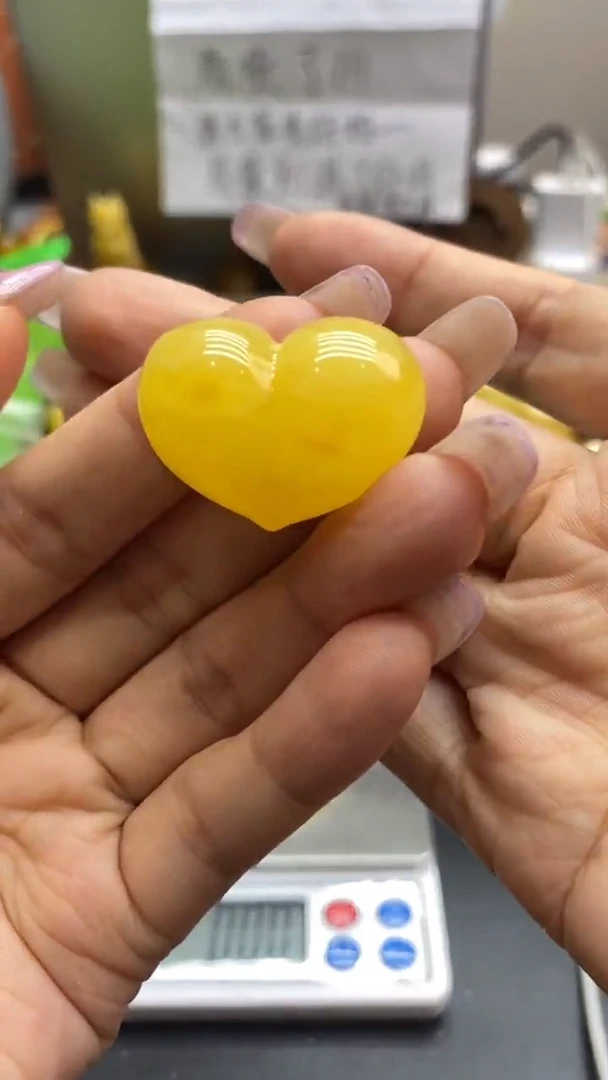 琥珀未镶嵌珠宝奇石1381