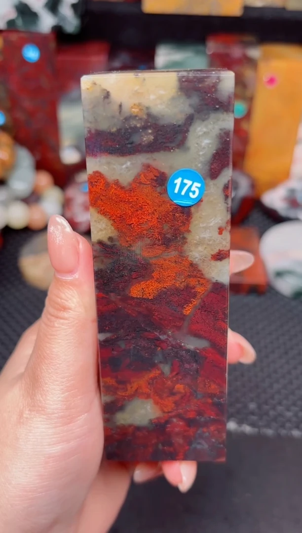 玉 桂林鸡血创意摆件装饰 编号：175