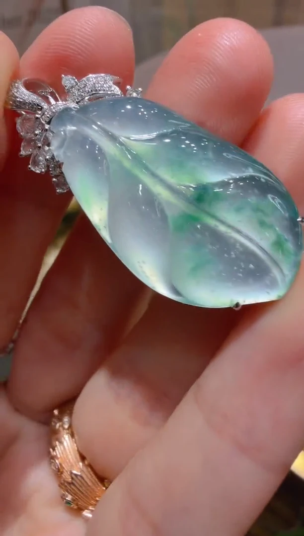 吊坠(不含链)18K金镶嵌翡翠多样性团购发一件