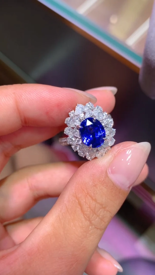 戒指蓝宝石18K金镶嵌3.04CT