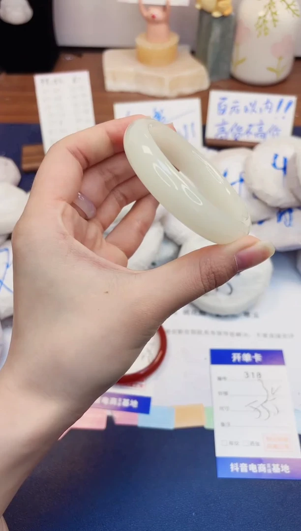 【闪购商品】石英质玉手镯未镶嵌318-玉兰白-圈口55