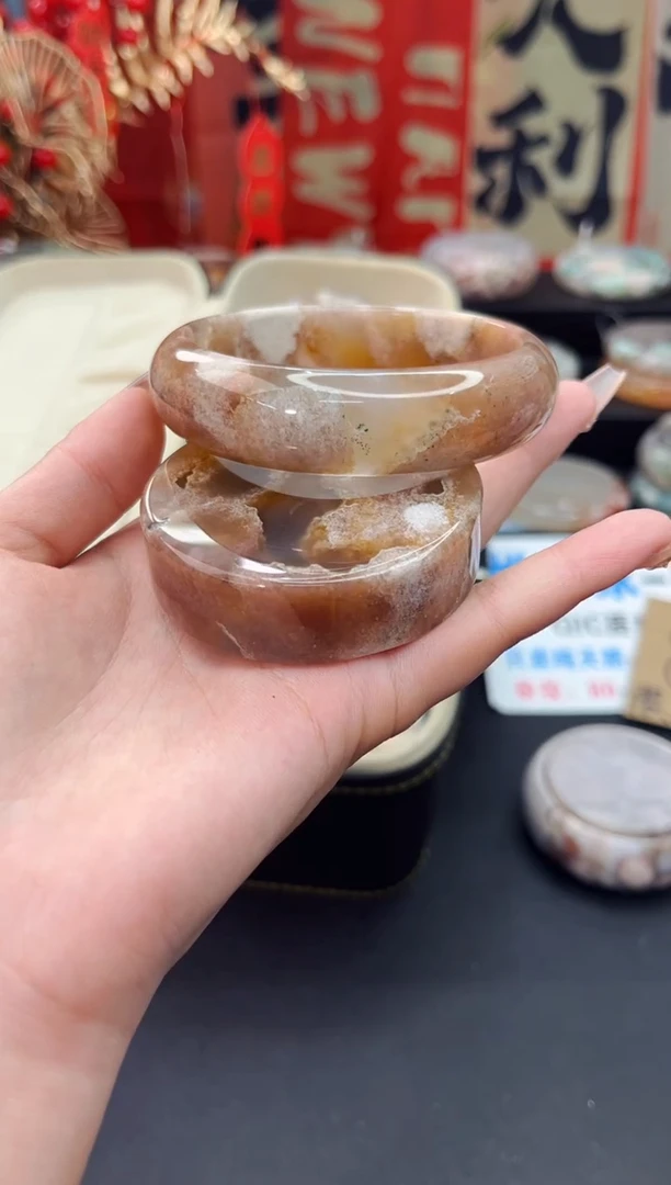 【闪购商品】石英质玉手镯未镶嵌赠送镯心（62圈口）无证书