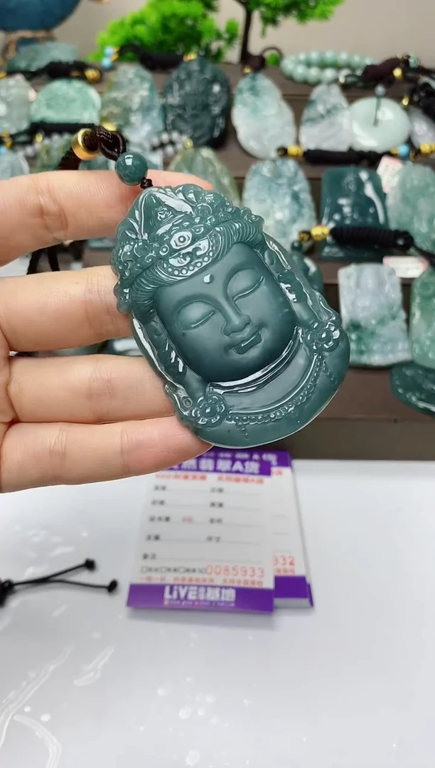 翡翠未镶嵌颈饰