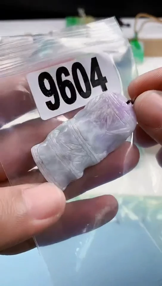 【闪购商品】翡翠挂件未镶嵌天然翡翠吊坠挂件