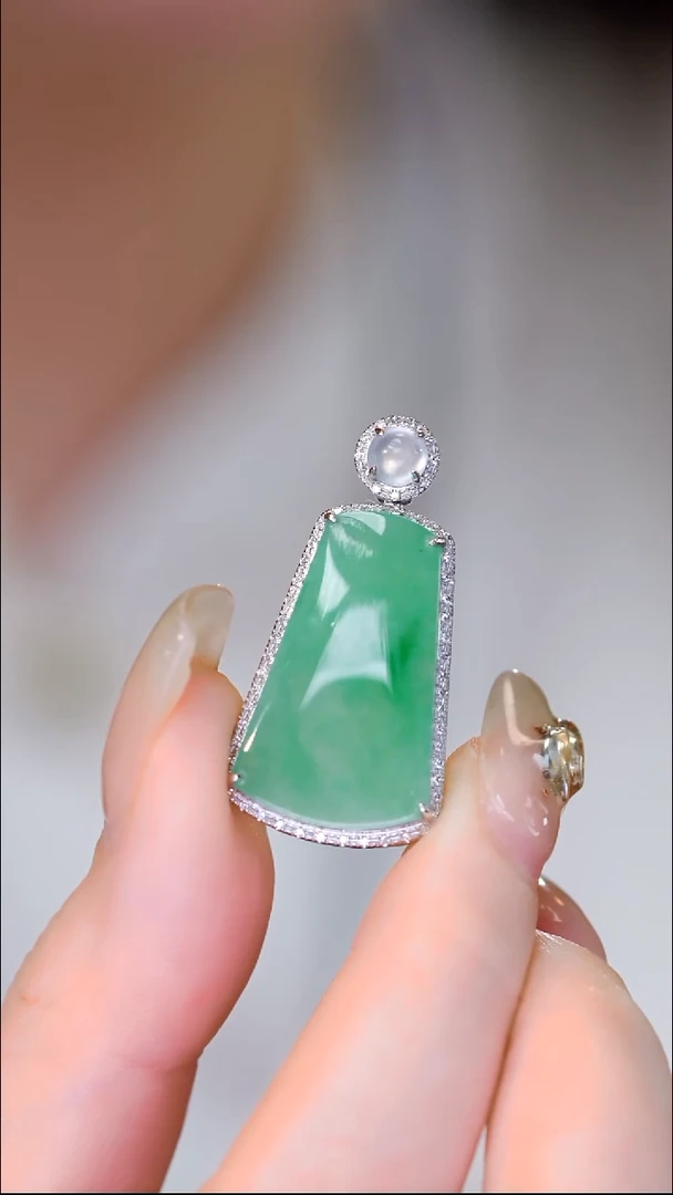 吊坠(不含链)18K金镶嵌翡翠54