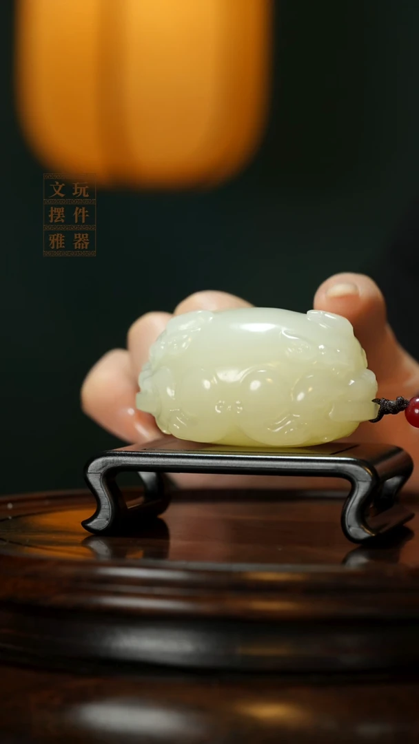 玉《双头兽守禄貔貅》手把件摆件