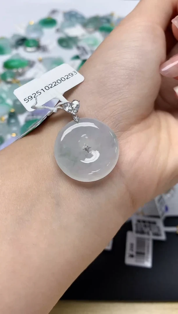 颈饰18K金镶嵌翡翠天然缅甸a货翡翠百元以上9元证书费自理